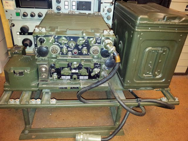Philips RT-3600 45 Watt Dutch Army VHF Vehicle Transceiver, Complete Vehicle Setup
